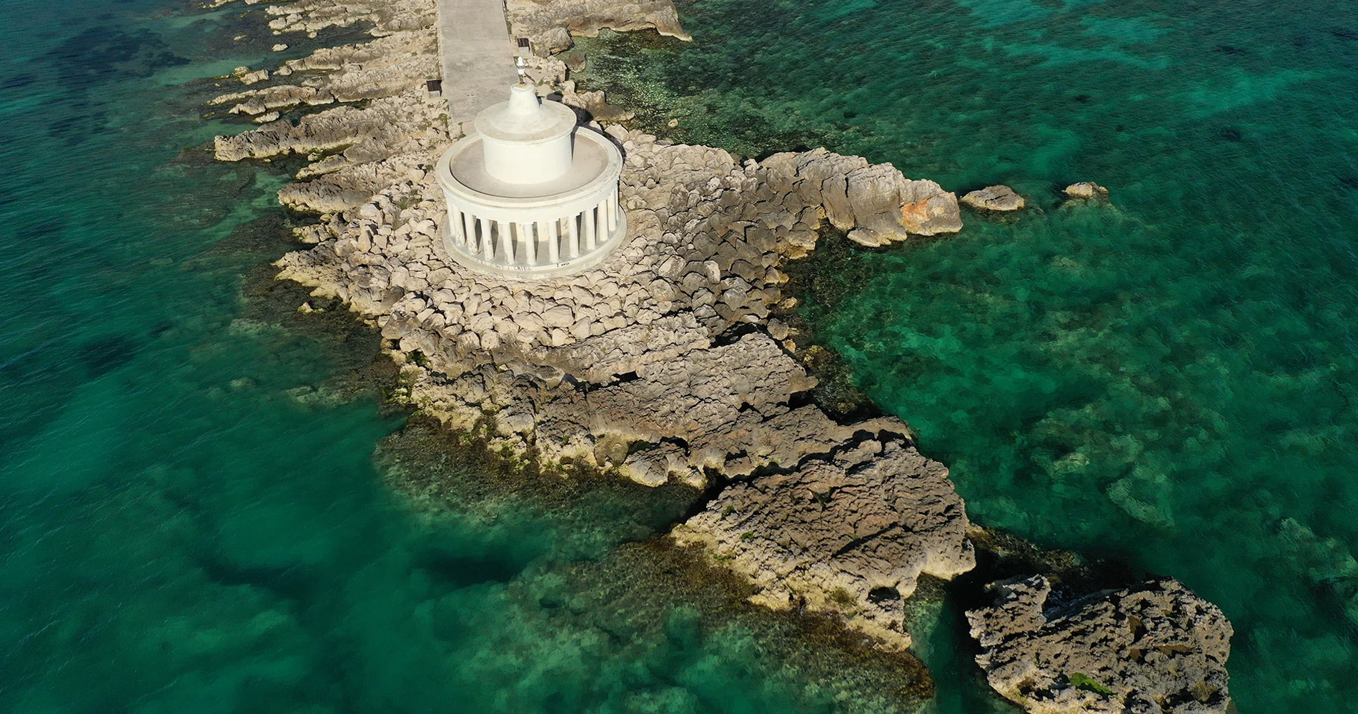 Discover Lighthouse Villas in central Argostoli, Kefalonia